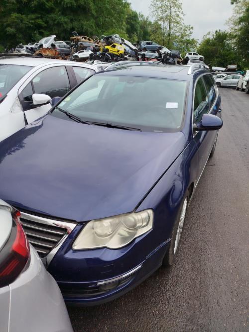 Pompe lave phares VOLKSWAGEN PASSAT 5 BREAK Essence image 4
