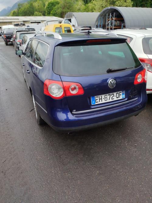 Pompe lave phares VOLKSWAGEN PASSAT 5 BREAK Essence image 6