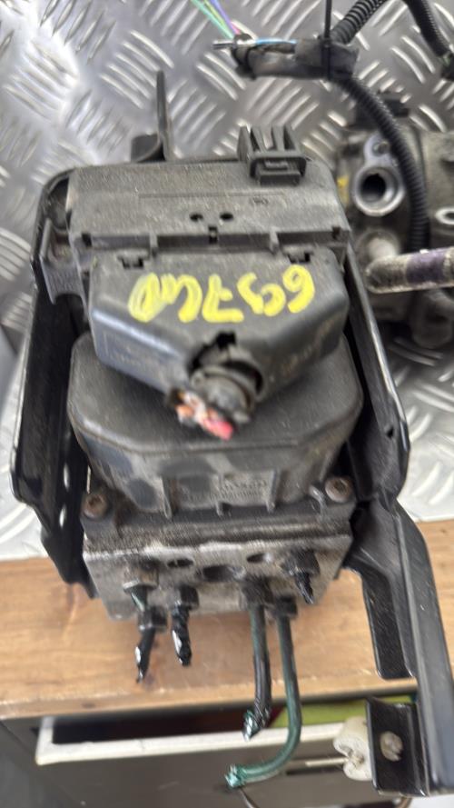 Bloc ABS (freins anti-blocage) RENAULT CLIO 2 PHASE 1 Essence image 1
