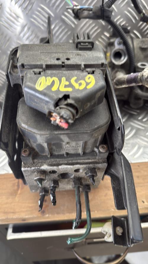 Bloc ABS (freins anti-blocage) RENAULT CLIO 2 PHASE 1 Essence image 2