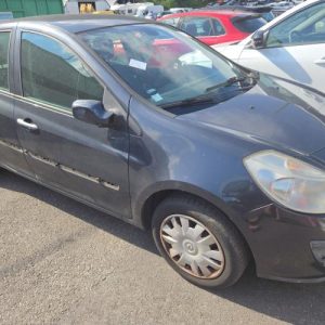 Pare choc avant RENAULT CLIO 3 PHASE 1 Diesel image 1