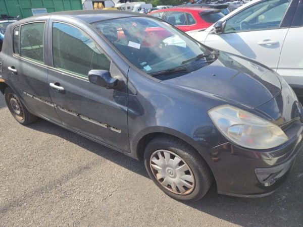 Pare choc avant RENAULT CLIO 3 PHASE 1 Diesel image 1