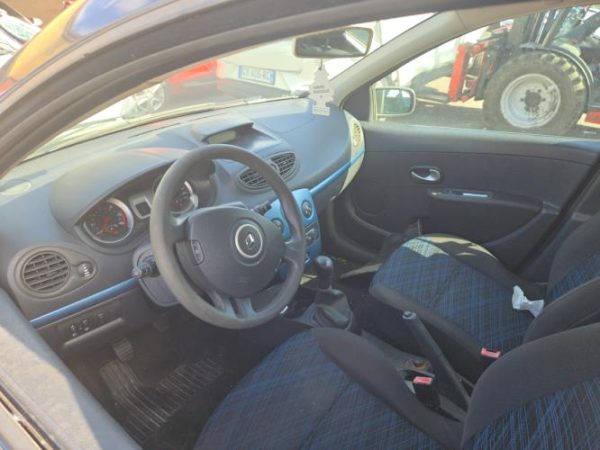 Pare choc avant RENAULT CLIO 3 PHASE 1 Diesel image 5
