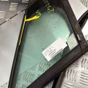 Custode avant droit (porte) PEUGEOT 308 1 PHASE 2 - Image 1