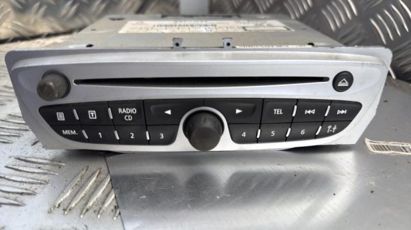 Autoradio d'origine RENAULT MEGANE 3 PHASE 1 Diesel - Image 1