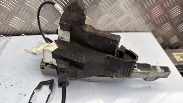 Serrure avant droit PEUGEOT 407 PHASE 1 Diesel - Image 2