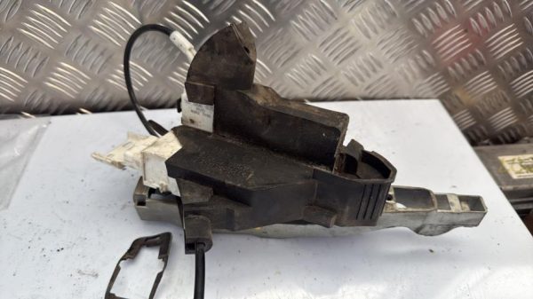 Serrure avant droit PEUGEOT 407 PHASE 1 Diesel - Image 3