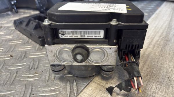 Bloc ABS (freins anti-blocage) DACIA SANDERO 1 Diesel - Image 5