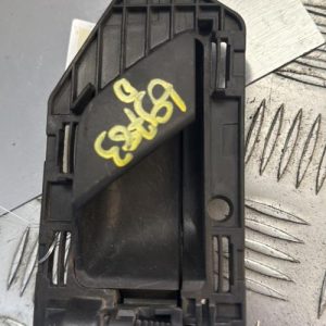Poignee interieur avant droit PEUGEOT PARTNER 1 PHASE 2 Diesel - Image 1