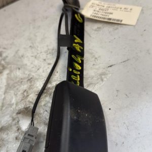 Attache ceinture avant gauche RENAULT CLIO 4 PHASE 1 Essence - Image 1