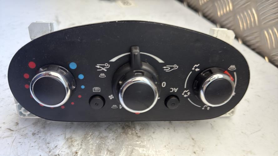 Commande chauffage DACIA SANDERO 2 PHASE 1 Essence - Image 2