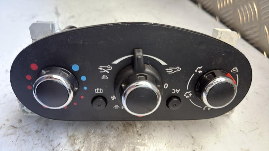Commande chauffage DACIA SANDERO 2 PHASE 1 Essence - Image 3