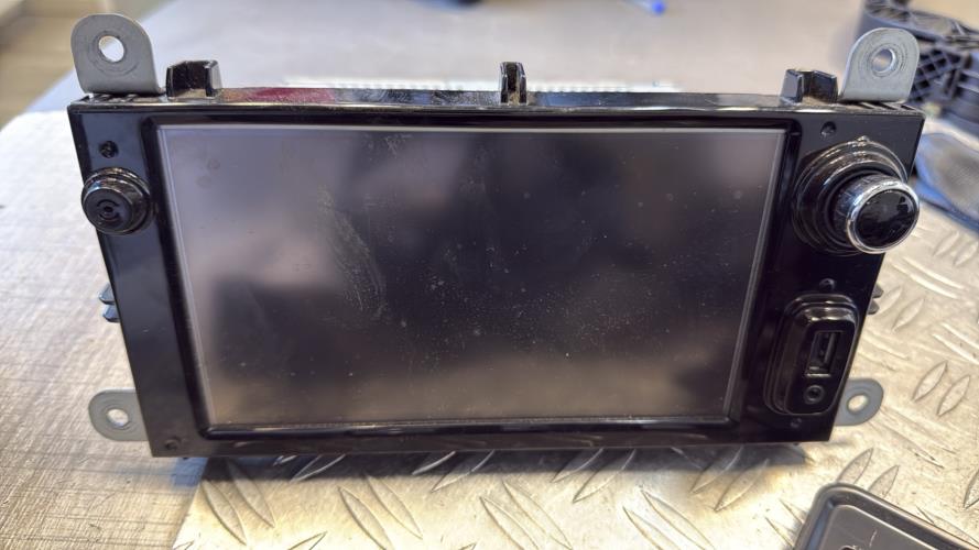 Autoradio d'origine RENAULT CLIO 4 PHASE 1 Essence - Image 1