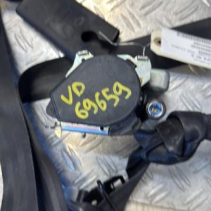 Ceinture avant droit RENAULT CLIO 4 PHASE 1 Essence - Image 1