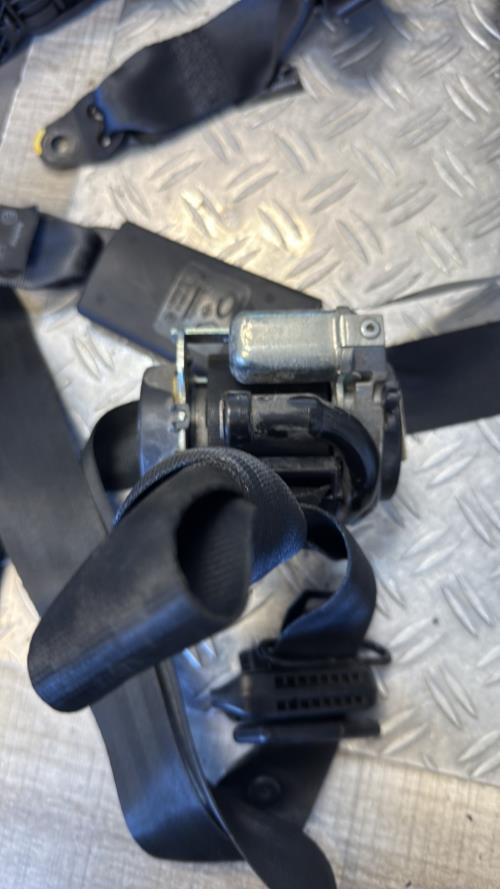 Ceinture avant droit RENAULT CLIO 4 PHASE 1 Essence - Image 2