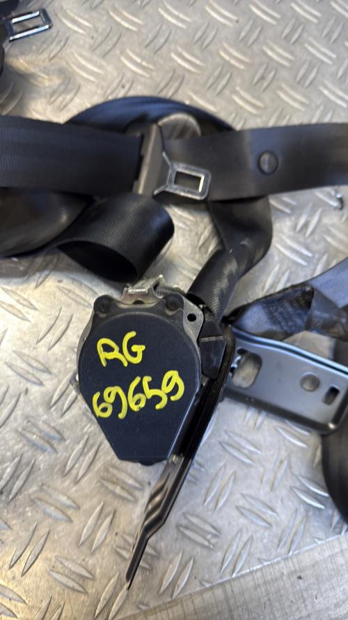 Ceinture arriere gauche RENAULT CLIO 4 PHASE 1 Essence - Image 2