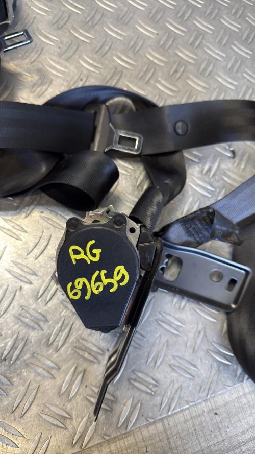 Ceinture arriere gauche RENAULT CLIO 4 PHASE 1 Essence - Image 3