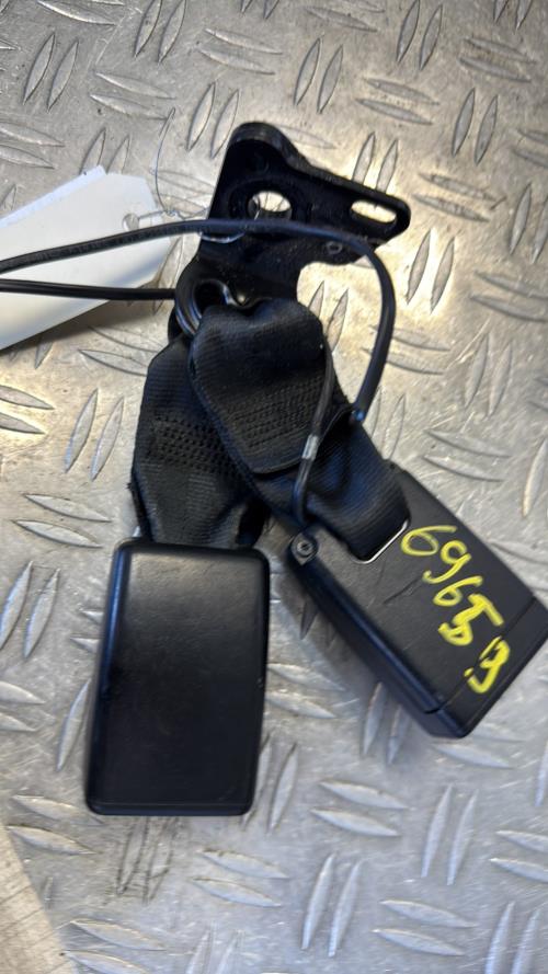 Attache ceinture arriere gauche RENAULT CLIO 4 PHASE 1 Essence - Image 2