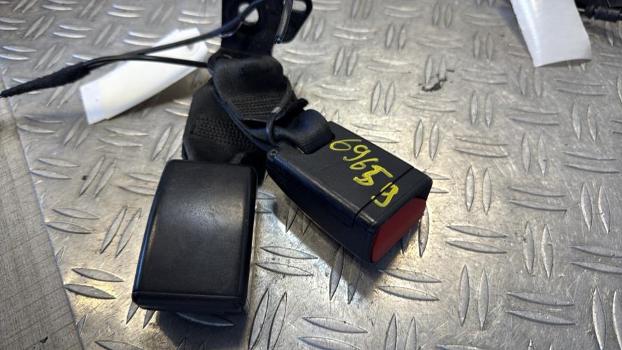 Attache ceinture arriere gauche RENAULT CLIO 4 PHASE 1 Essence - Image 3