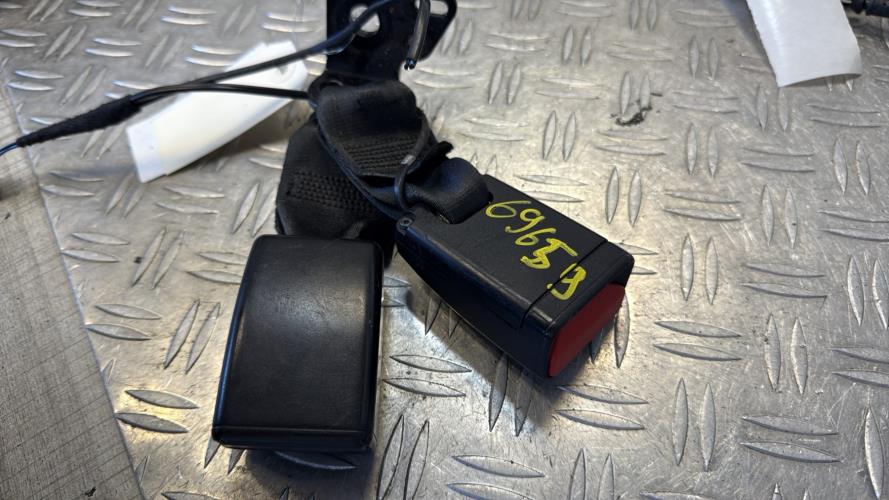 Attache ceinture arriere gauche RENAULT CLIO 4 PHASE 1 Essence - Image 4