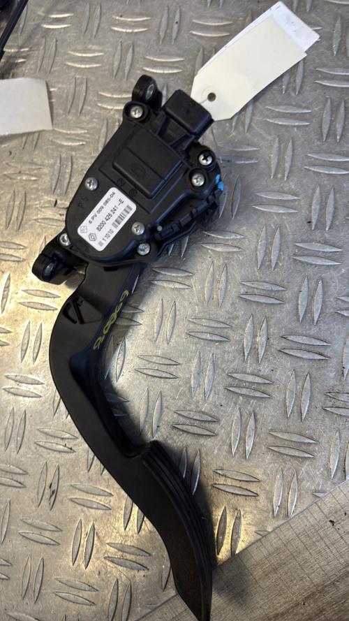 Pedale d'accelerateur RENAULT TWINGO 2 PHASE 1 Essence - Image 1