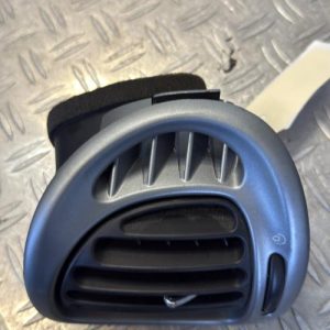 Aerateur tableau de bord avant gauche CITROEN XSARA PICASSO PHASE 2 Diesel - Image 1