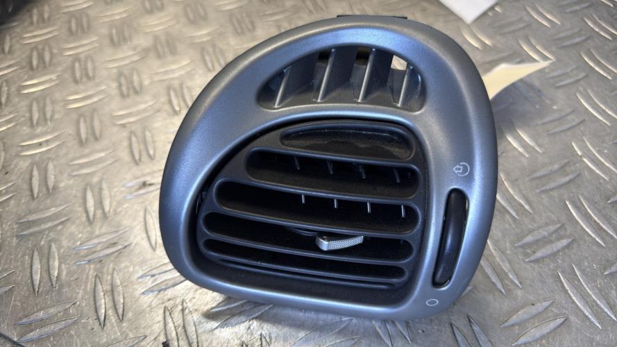 Aerateur tableau de bord avant gauche CITROEN XSARA PICASSO PHASE 2 Diesel - Image 3