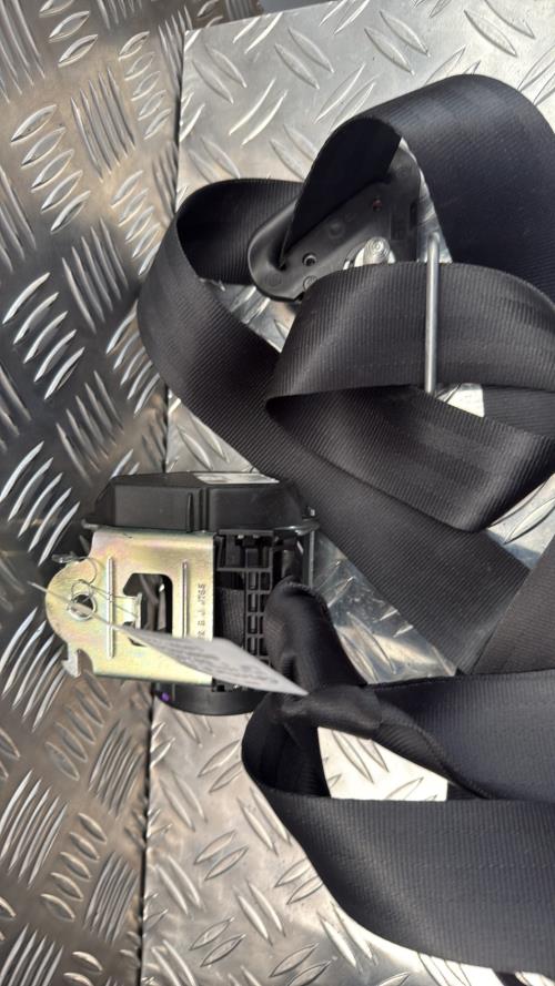 Ceinture arriere centrale DACIA SANDERO 2 PHASE 1 Essence - Image 3