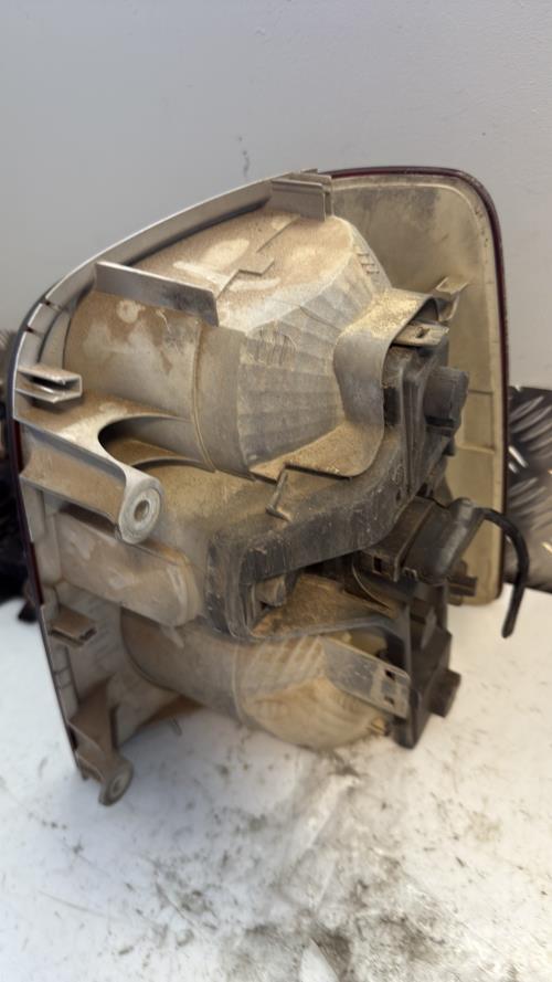 Feu arriere principal gauche (feux) VOLKSWAGEN TOURAN 1 PHASE 1 Diesel - Image 3