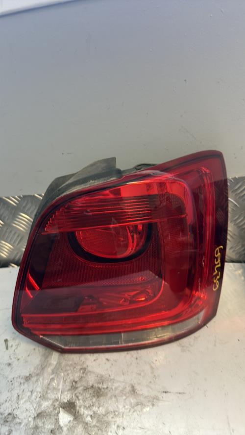 Feu arriere principal droit (feux) VOLKSWAGEN POLO 5 PHASE 1 Diesel - Image 1