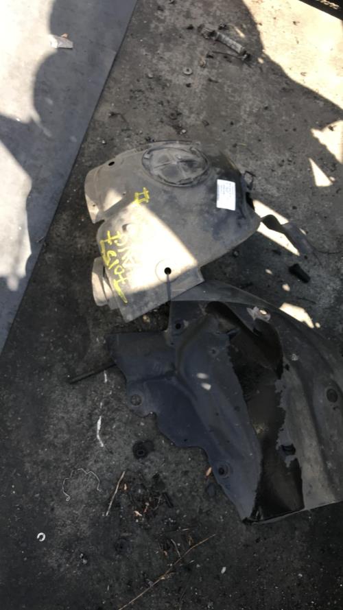 Pare boue avant gauche RENAULT MEGANE 2 PHASE 2 Essence - Image 1
