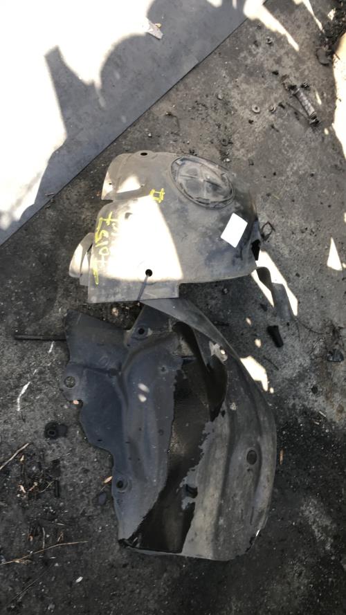 Pare boue avant gauche RENAULT MEGANE 2 PHASE 2 Essence - Image 3