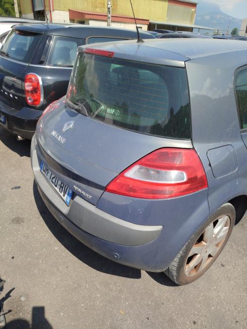 Pare boue avant gauche RENAULT MEGANE 2 PHASE 2 Essence - Image 9
