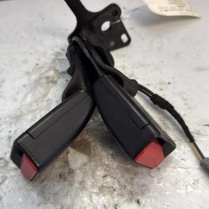 Attache ceinture arriere droit RENAULT CLIO 4 PHASE 1 Essence - Image 1