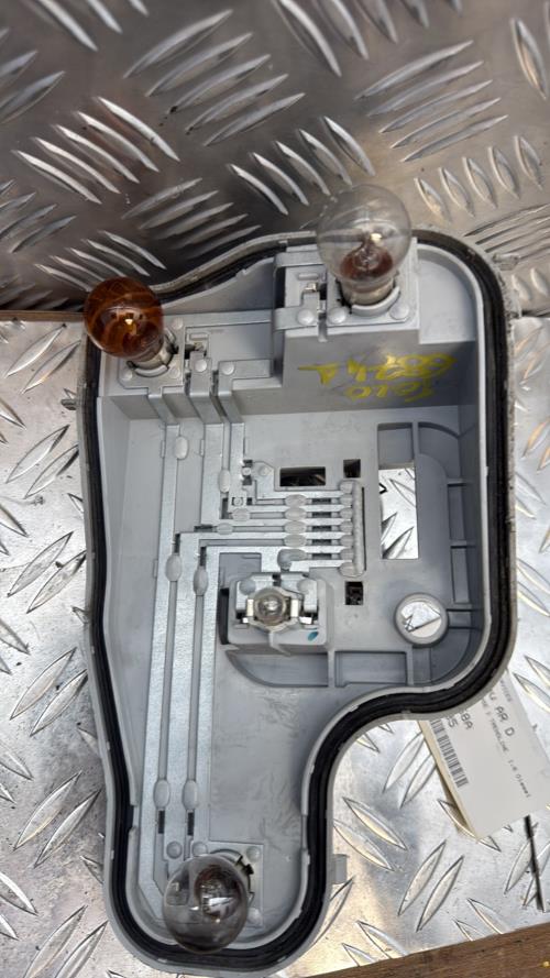 Platine feu arriere droit VOLKSWAGEN POLO 5 PHASE 1 Diesel - Image 1