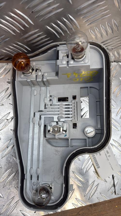 Platine feu arriere droit VOLKSWAGEN POLO 5 PHASE 1 Diesel - Image 2