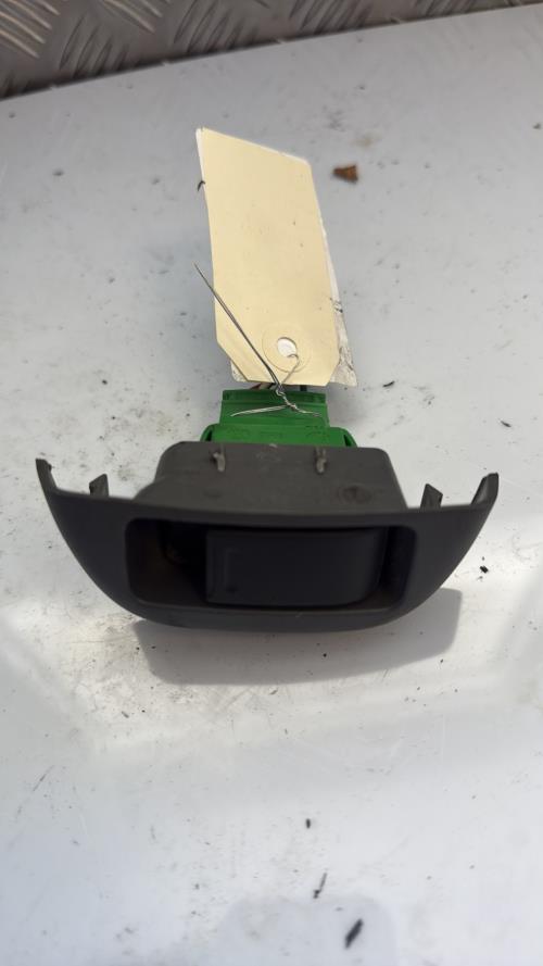 Interrupteur de leve vitre PEUGEOT 107 PHASE 1 Diesel - Image 1
