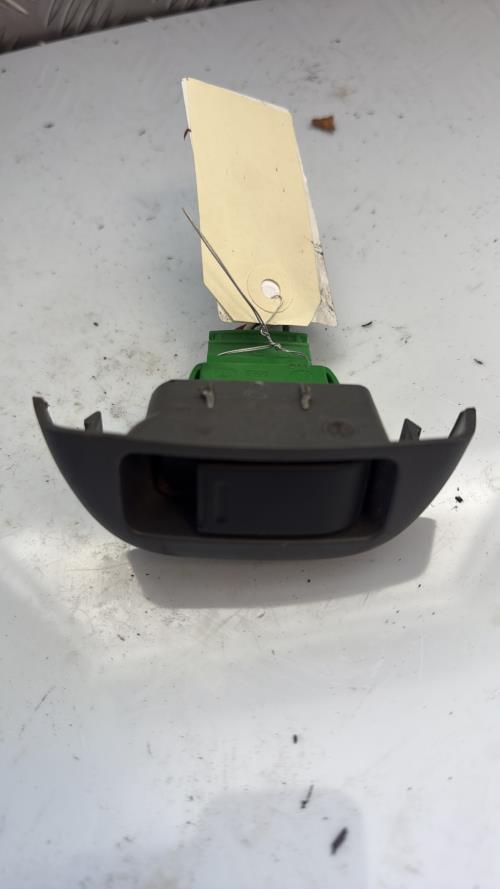 Interrupteur de leve vitre PEUGEOT 107 PHASE 1 Diesel - Image 2