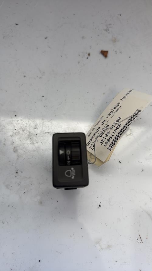Commande de reglage hauteur de phare SUZUKI SWIFT 3 Essence - Image 3