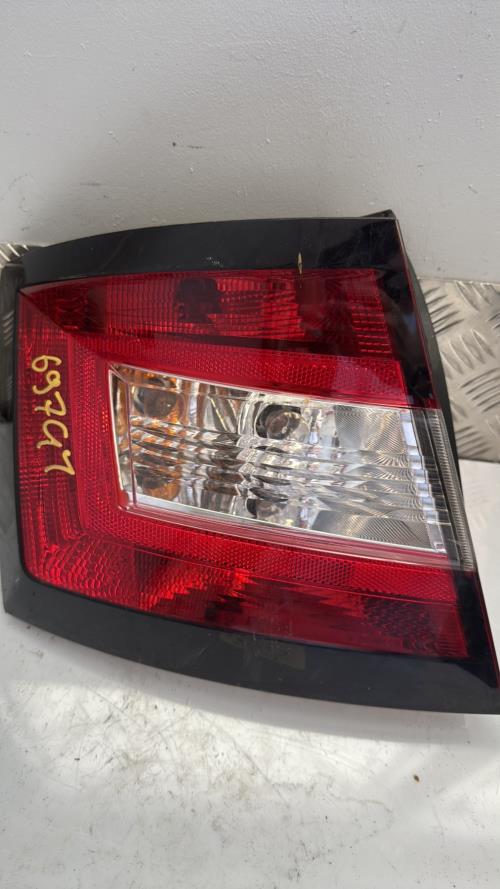 Feu arriere principal gauche (feux) SKODA FABIA 3 PHASE 2 Essence - Image 3