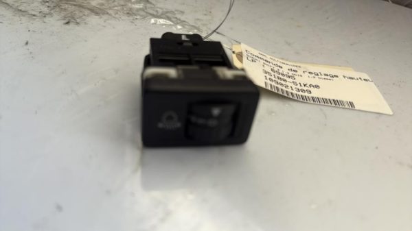 Commande de reglage hauteur de phare SUZUKI SWIFT 3 Diesel - Image 1