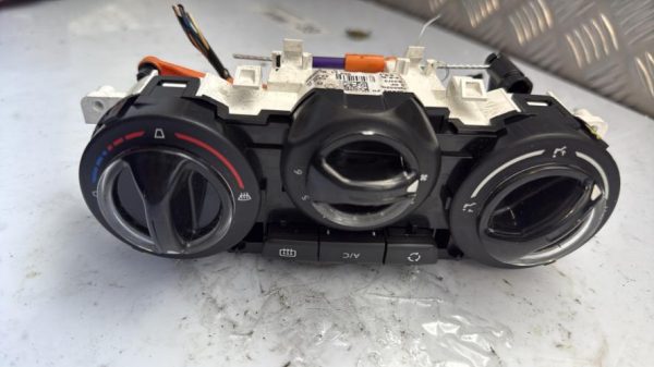 Commande chauffage PEUGEOT 208 1 PHASE 1 Essence - Image 3