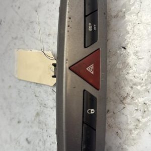 Bouton de warning PEUGEOT 308 1 SW PHASE 2 BREAK Diesel - Image 1