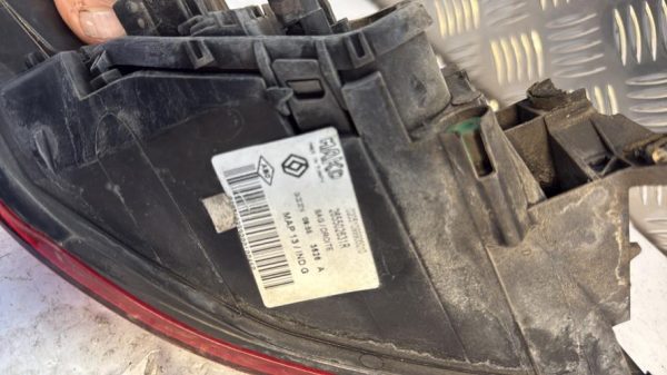 Feu arriere principal droit (feux) RENAULT CLIO 4 PHASE 1 Essence - Image 3