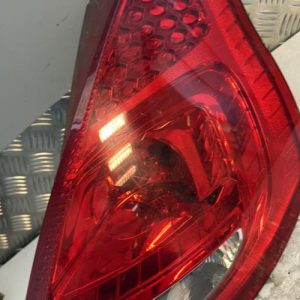 Feu arriere principal droit (feux) FORD FIESTA 6 PHASE 1 Diesel - Image 1