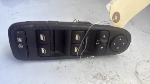 Interrupteur de leve vitre avant gauche CITROEN C4 PICASSO 1 Diesel - Image 2