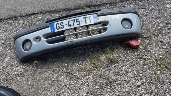 Pare choc avant RENAULT TWINGO 1 PHASE 3 Essence - Image 2