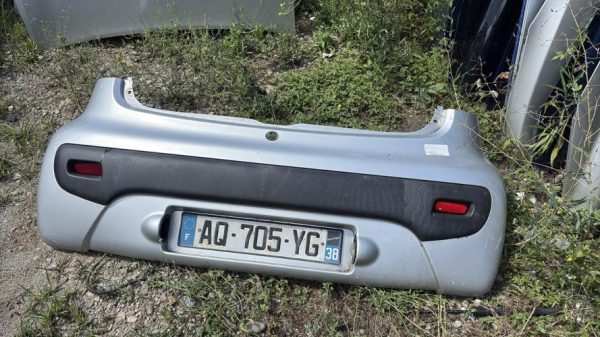 Pare choc arriere PEUGEOT 107 PHASE 1 Diesel - Image 1