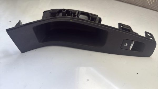 Interrupteur de leve vitre arriere droit FORD PUMA 2 Essence/Hybride - Image 3