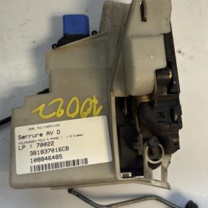 Serrure avant droit VOLKSWAGEN POLO 4 PHASE 1 Diesel - Image 1